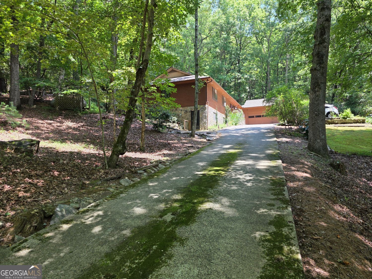 231 Laurelwood