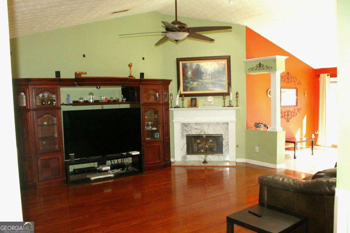 1240 Thomas Palmer CT