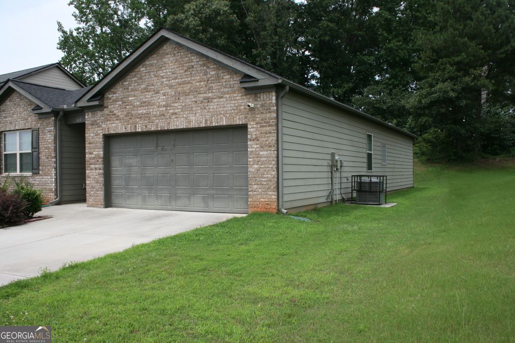 Photo of 610 Dodson Lake Court, Fairburn, GA 30213 (MLS # 10790176)