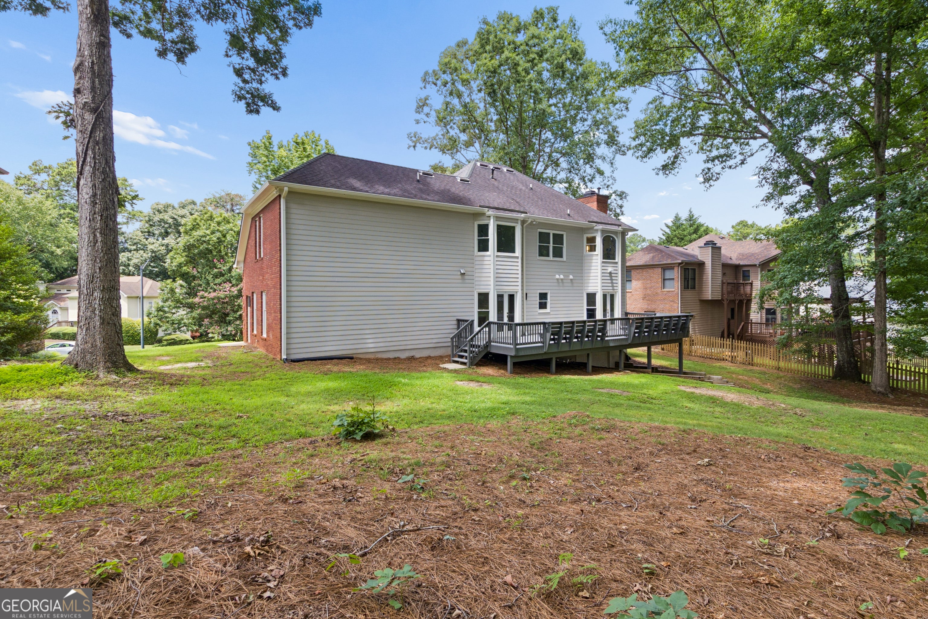 2352 Brittany LN