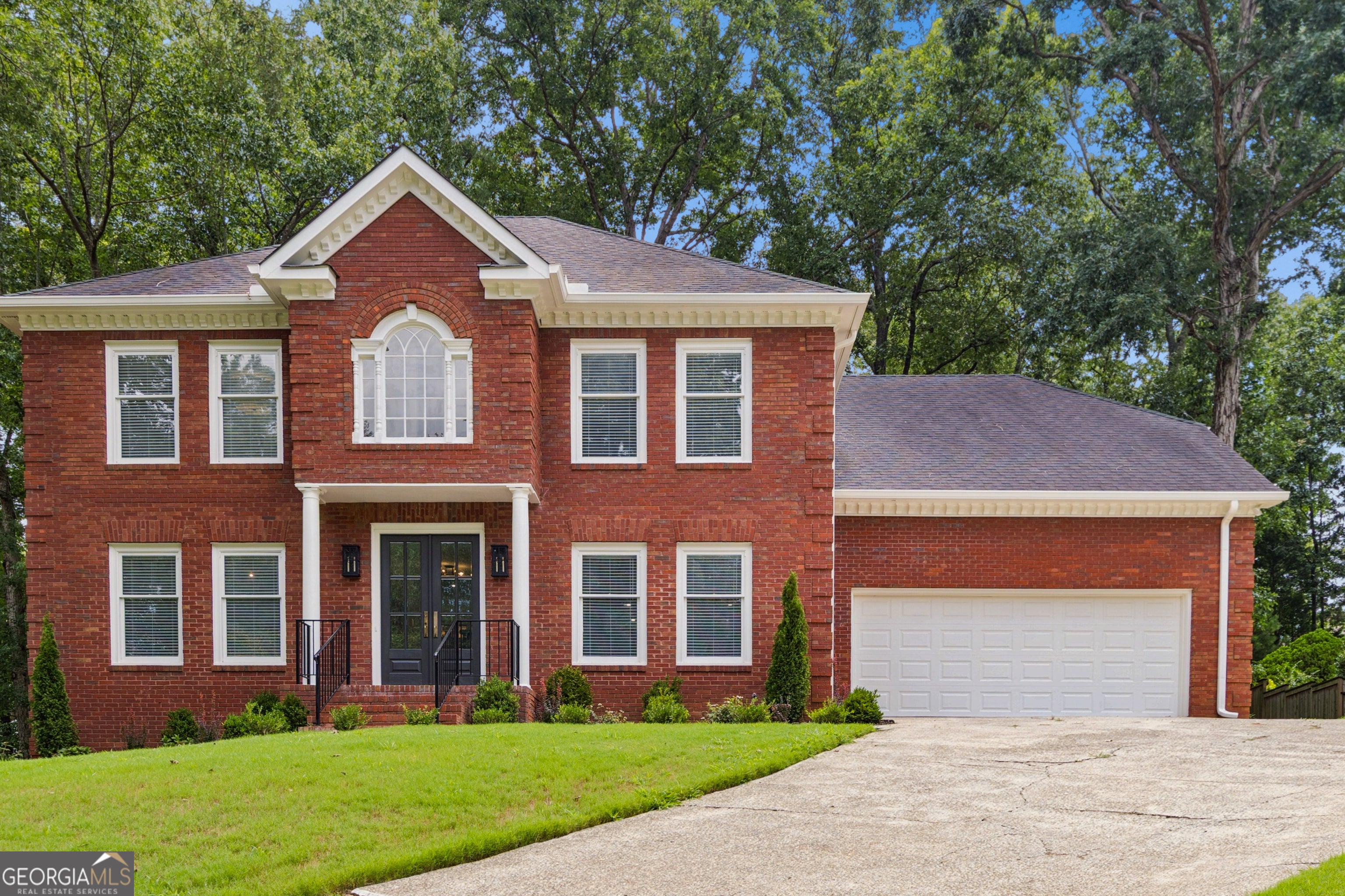 2352 Brittany LN