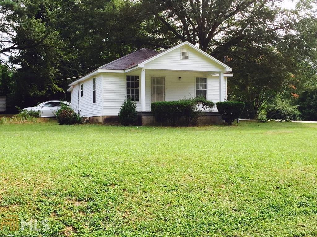 Corner lot! Completely renovated cute bungalow! 2 bedrooms, 1 bath. Great starter home. Quiet neighborhood. New appliances, new windows, new carpet, fresh painting, new vinyl siding. Many extras. Must see!!!