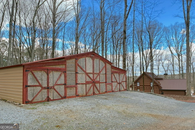 8 Hutchinson Lake RD