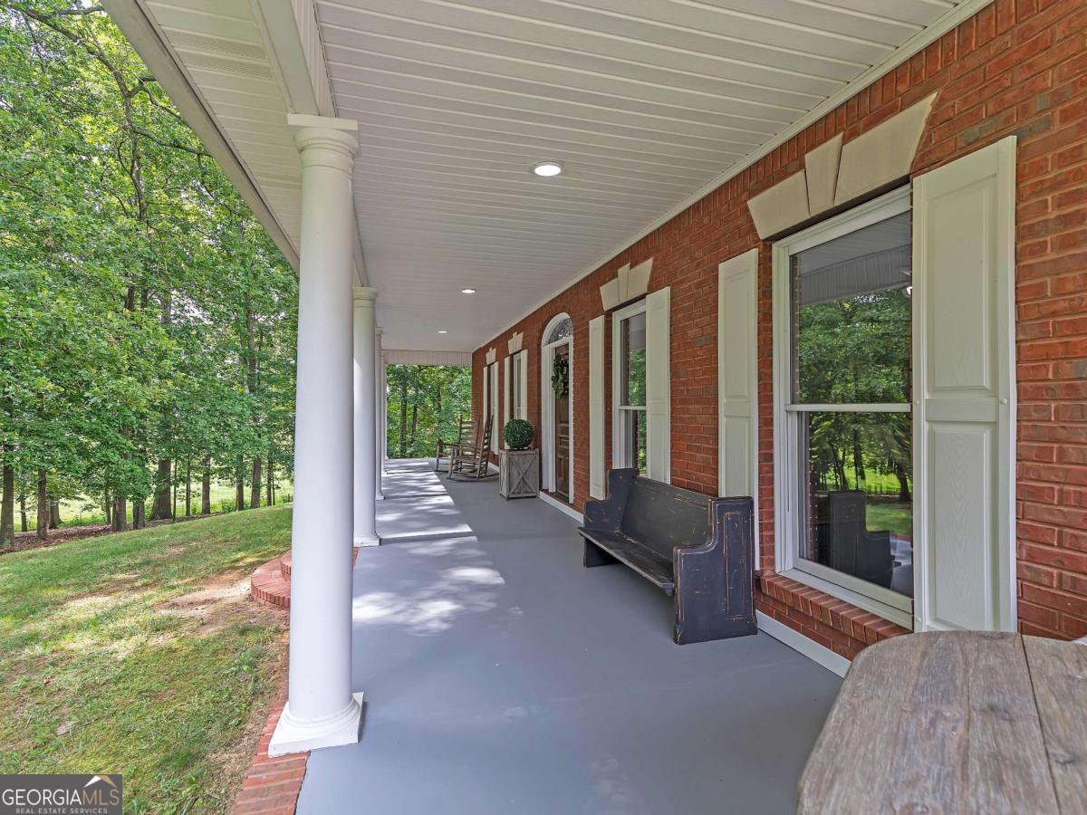320 School House RD NE