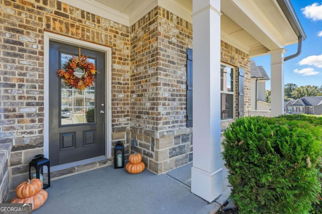 Photo of 3247 Hawthorne Path, Braselton, GA 30517 (MLS # 10651982)