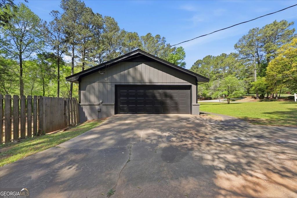 Photo of 108 Fair Oaks Drive SE, Conyers, GA 30094 (MLS # 10730437)