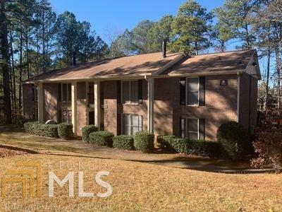 Main level unit ready to move in! Spacious living room, kitchen includes all appliances, large bedrooms with their own bath. Sun Room! Convenient location off Old Norcross Rd / Boggs Rd. Close to shops, highways, schools etc.