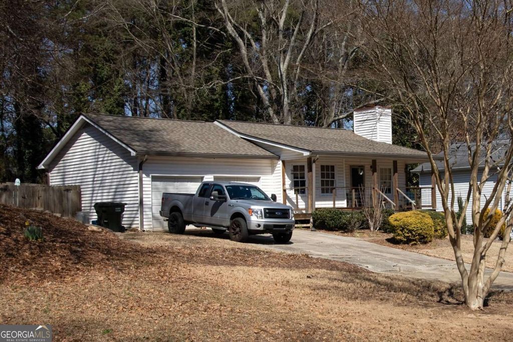 Photo of 1821 Rose Garden Lane, Loganville, GA 30052 (MLS # 10697577)