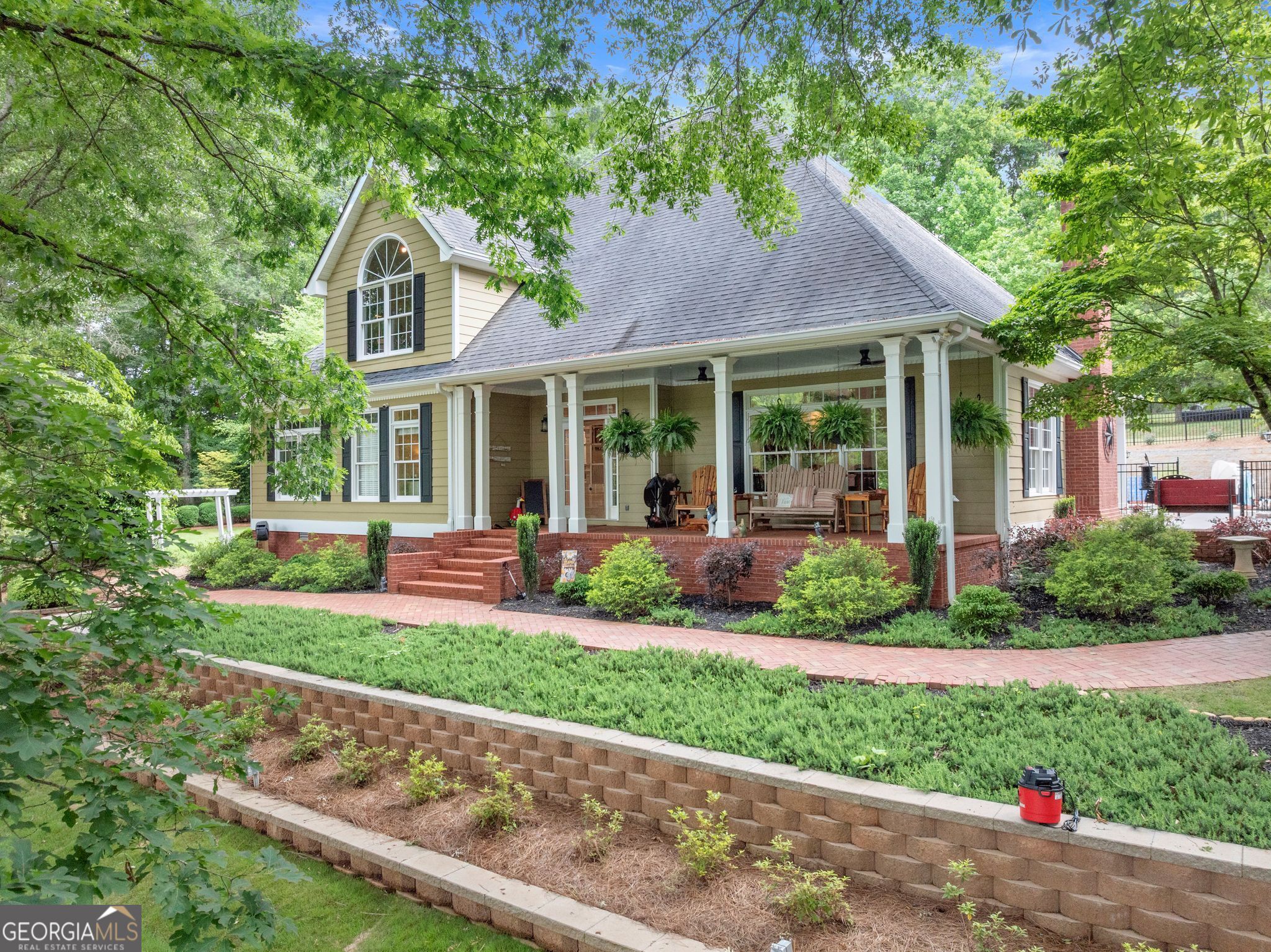 2832 B Wilson RD