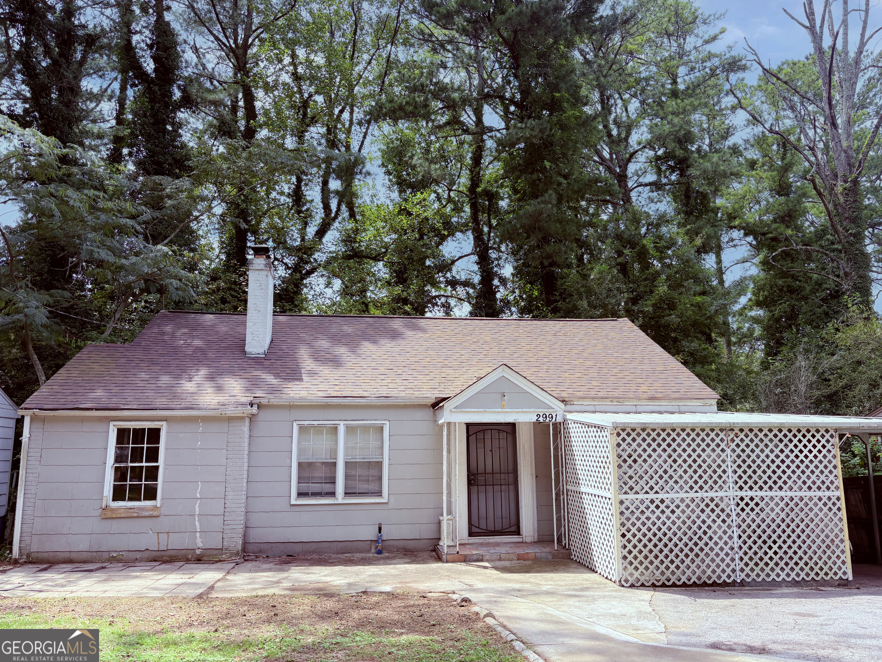 Unlock the potential of this hidden gem conveniently located just minutes from I-75 and Hapeville Rd-ideal for easy commuting and access to downtown Atlanta, the airport, and surrounding areas. This property offers a fantastic opportunity for a savvy buyer looking to renovate and add value. No HOA or rental restrictions. Sold AS-IS / WHERE-IS. No blind offers. All buyers and buyer's agent must sign a Hold Harmless Agreement before entering the premises. Please email the signed agreement to the listing agent. CBS code will be provided once we receive the Hold Harmless Agreement. Use extreme caution when entering. Don't miss this opportunity to invest in a property with unlimited potential in an unbeatable location!
