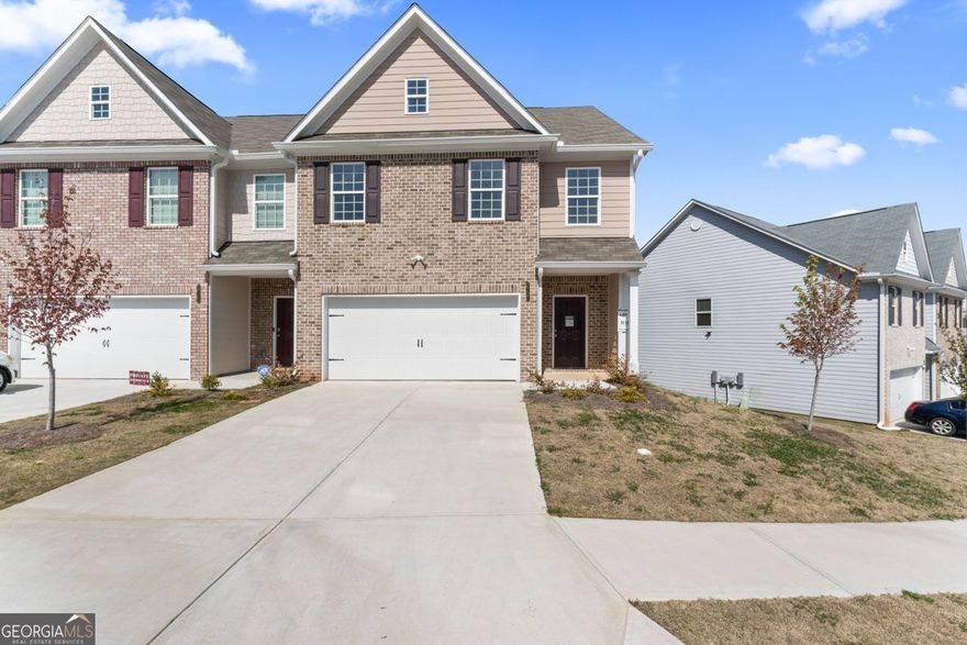 New Construction in desirable Enclave at Brookmont. Close to shopping, schools and just minutes to 1-20 and Hwy 166, you will find everything you need in this beautiful, swim, tennis community that also features a gym and clubhouse. Offering the open floor plan with 3 bedrooms, 2.5 baths, the Chloe gives you the perfect home to entertain family and friends. The main level includes luxury vinyl plank flooring, dining area, kitchen with granite counter tops, 42 inch soft closed cabinets, pantry and stainless steel appliances. The upper level includes a large primary suite, double vanity, soaking tub and large walk-in closet. You will appreciate the custom-quality of the home with smooth ceilings, arched Masonite doors and crown molding. Close to shopping, schools and just minutes to 1-20 and Hwy 166. The model is open Monday, Wednesday - Saturday from 11am - 5pm and Sunday from 1pm -5pm. The Builder is offering a special 3.99% rate or up to $20,000 incentive with the Builder's Preferred Lender so schedule your showing today! Stock photos of the interior.