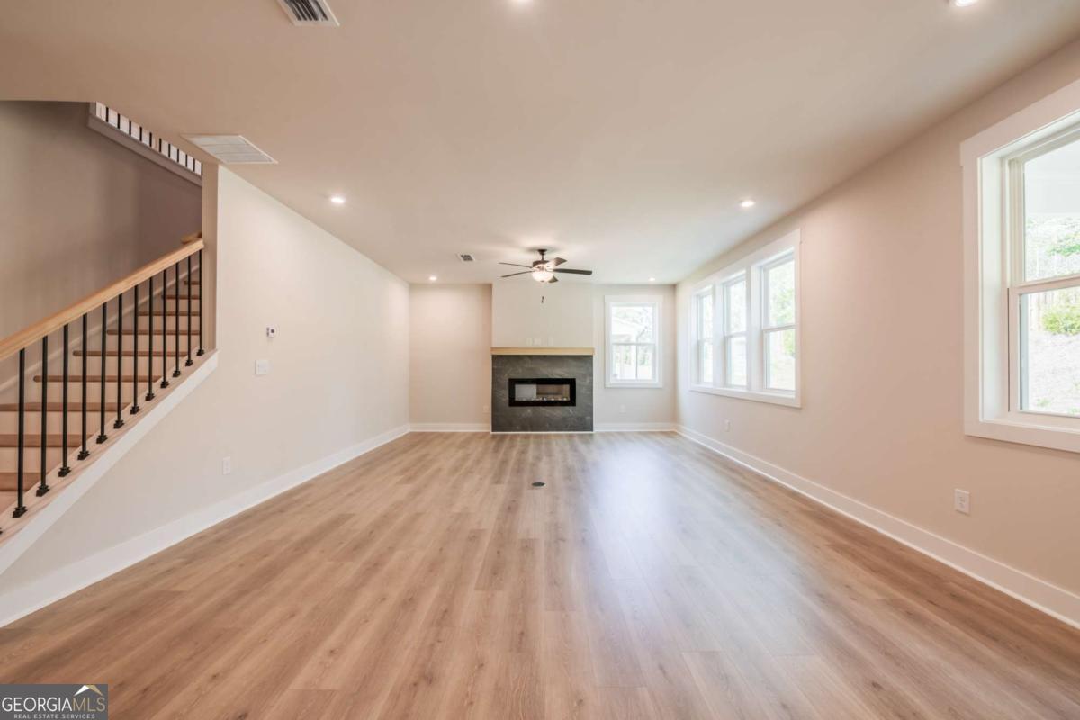 3962 Adler CIR 7