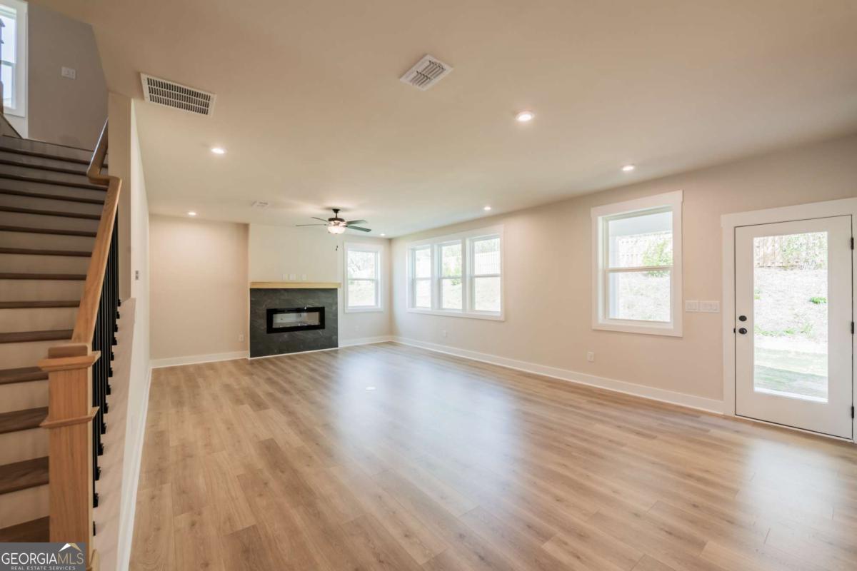3962 Adler CIR 7
