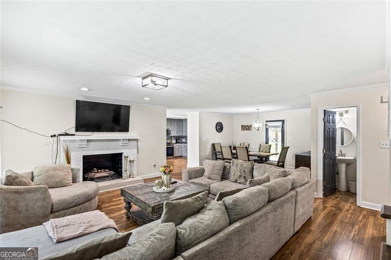 1384 SUNRISE WAY