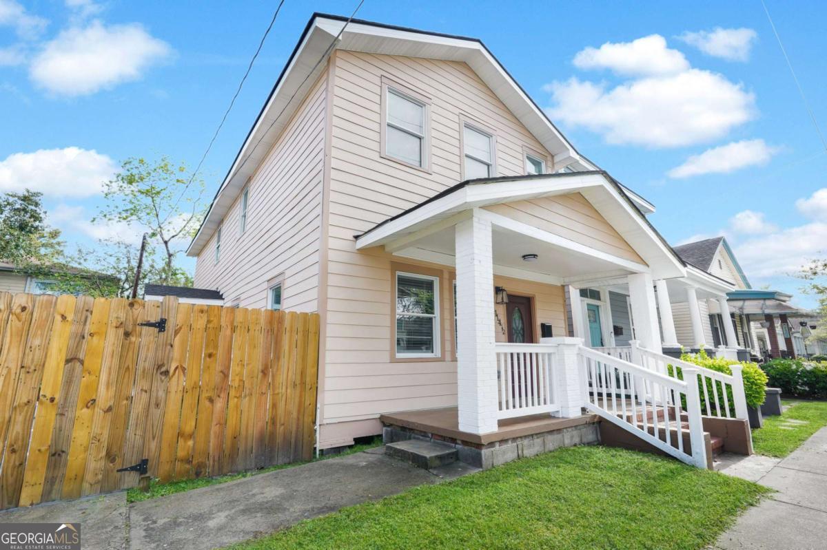 1114 1/2 E Bolton ST