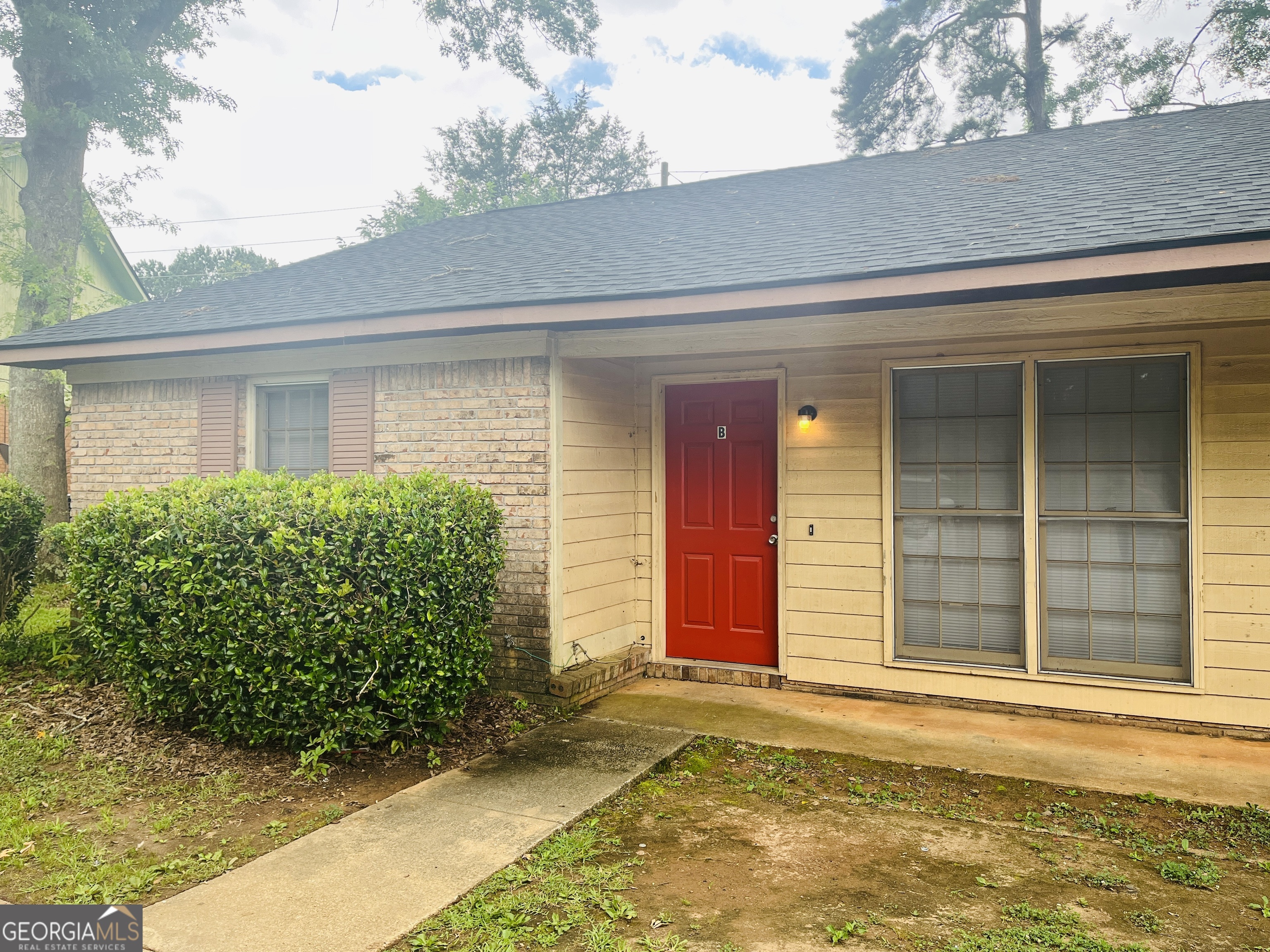 Photo 1 of 15 — 104 Peactree CT UNIT B, Lagrange, GA 30241