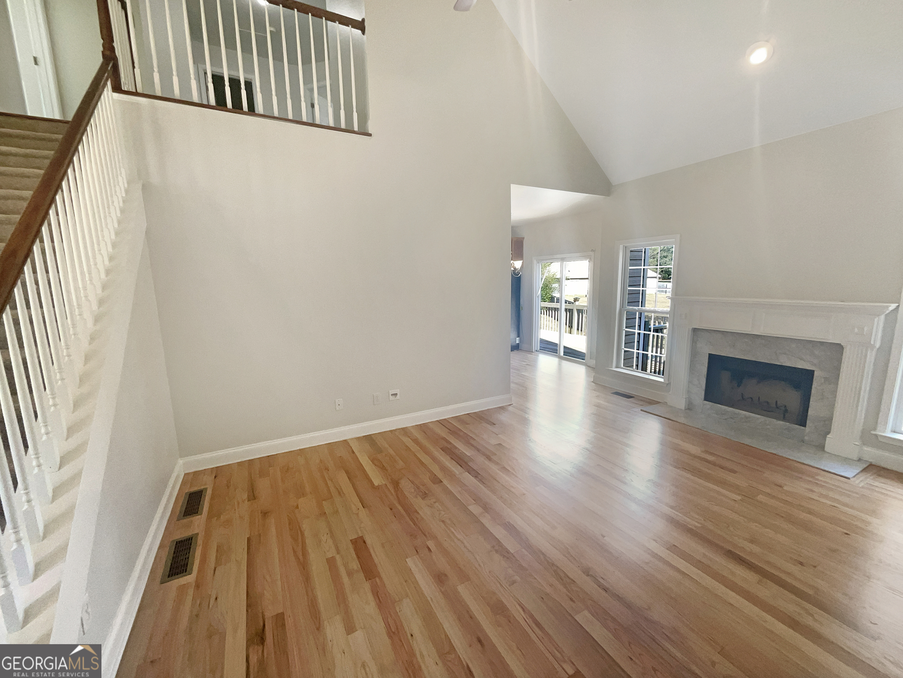 15 Cobblestone DR NW