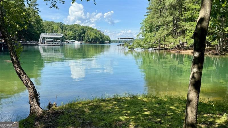 6560 CRESTWOOD PENINSULA