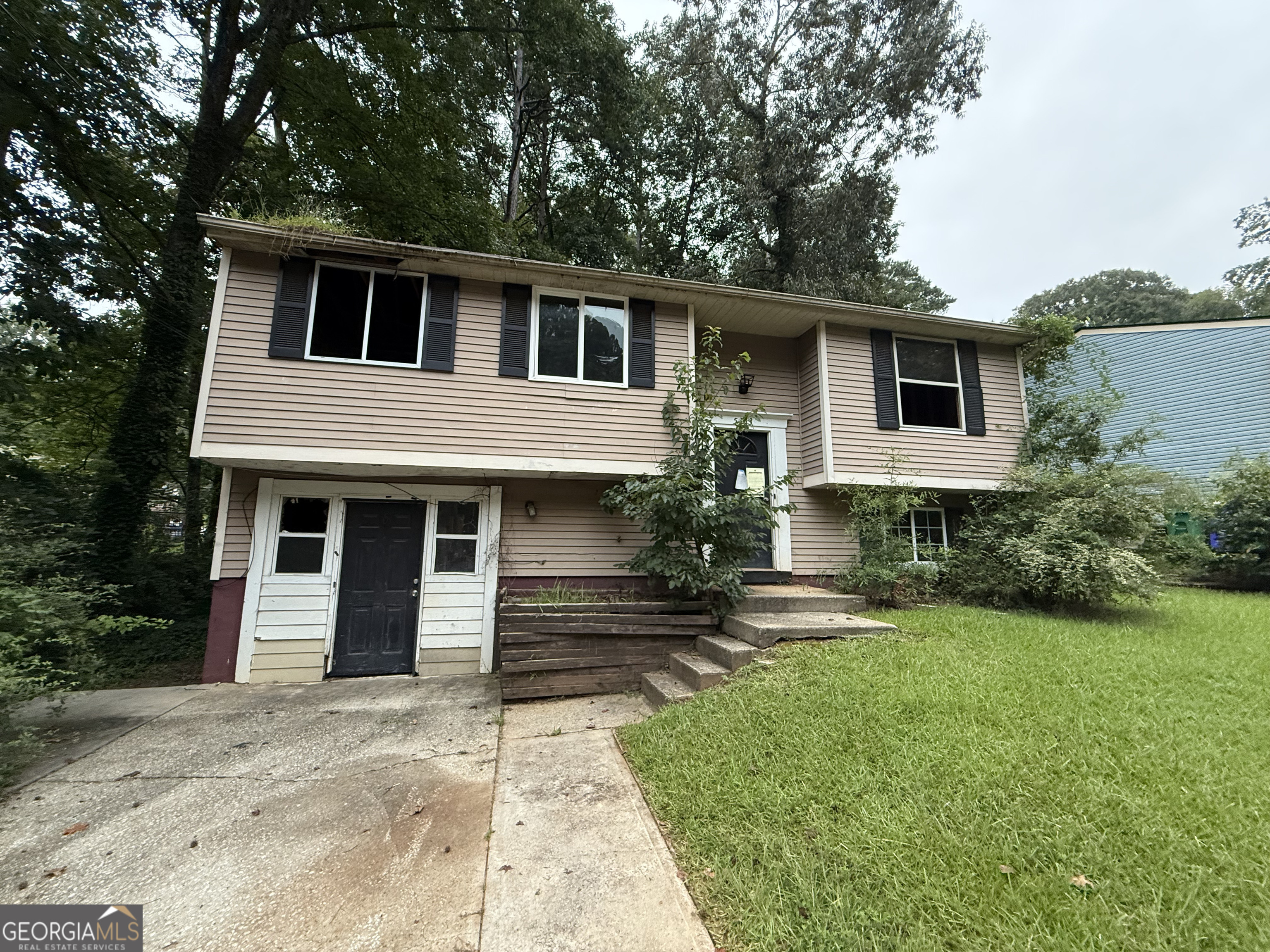Investor Special! 5333 Olde Steet is a fixer-upper with potential. Modestly sized, single-family, featuring 3 bedrooms, 3 bathrooms, and unfinished basement. This is an as-is sale.