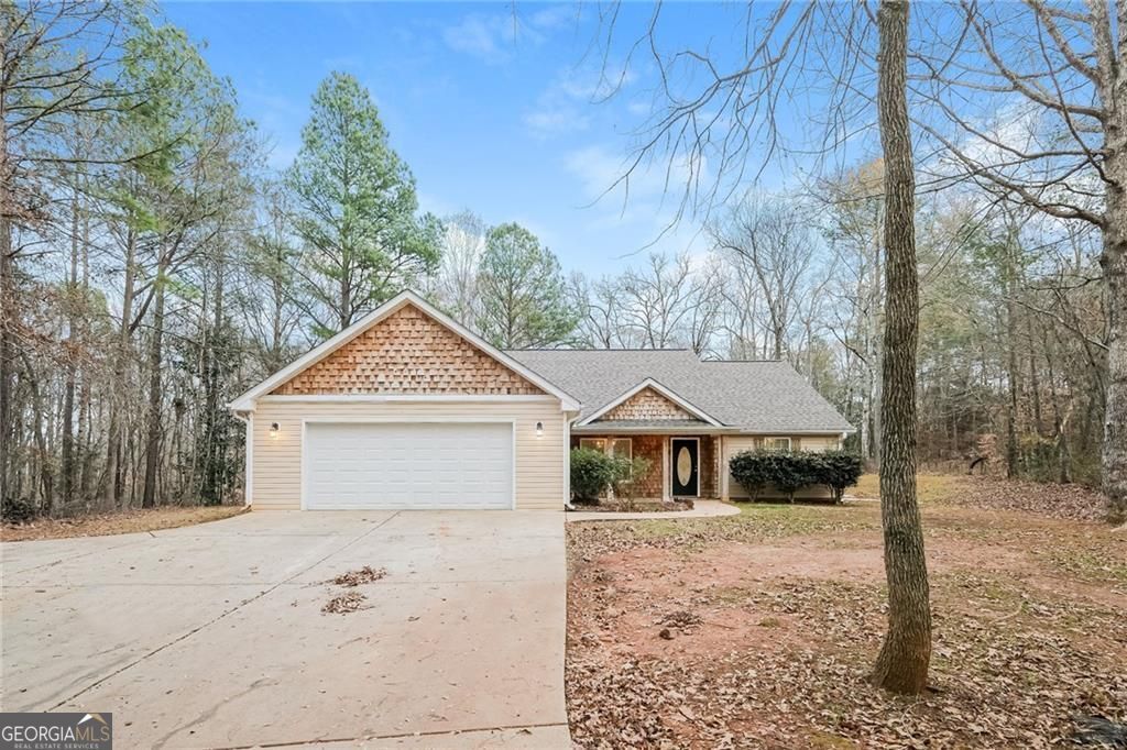 Photo of 75 Pebble Crossing, Covington, GA 30016 (MLS # 10666827)