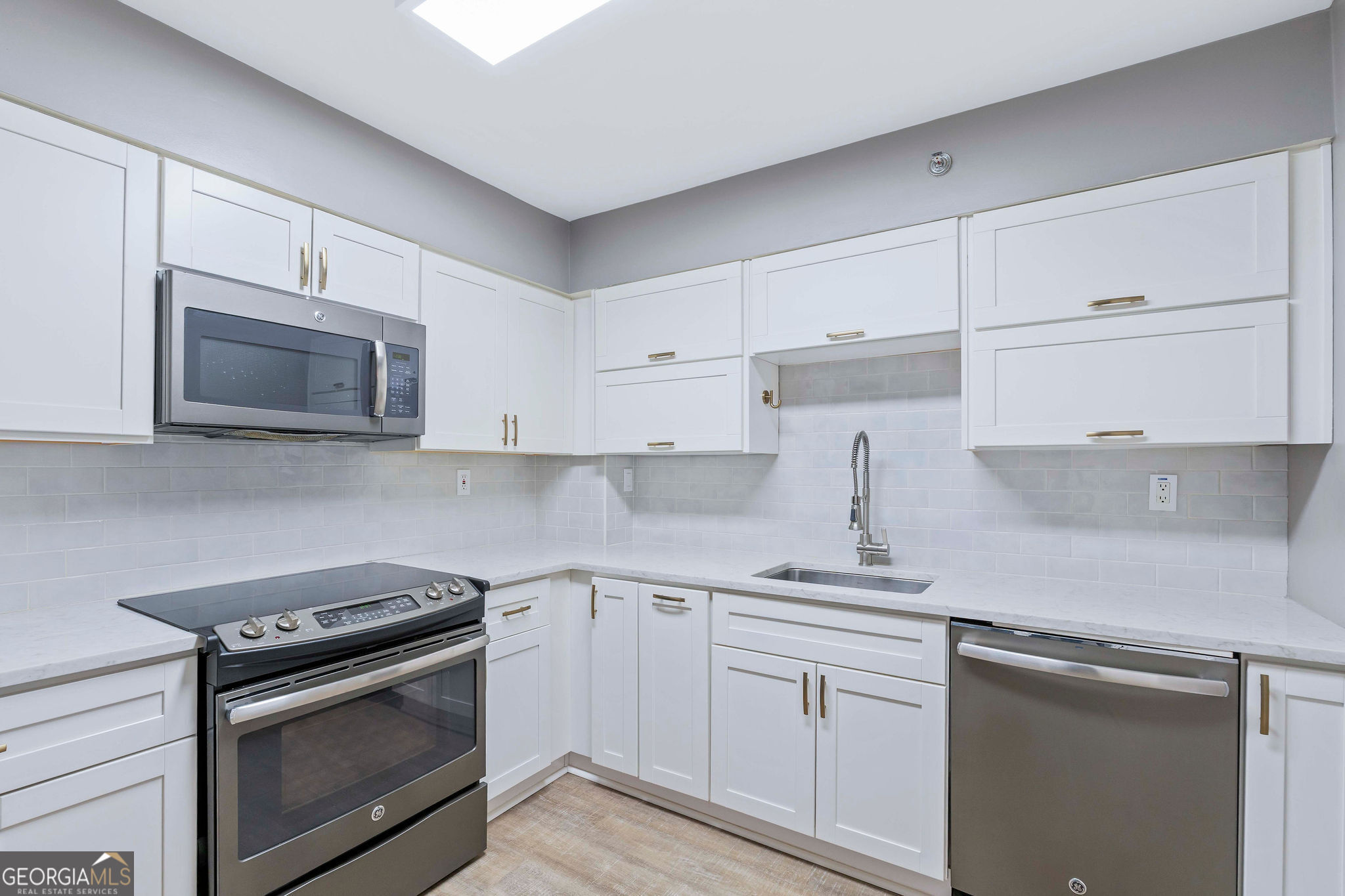 2870 Pharr Court South NW