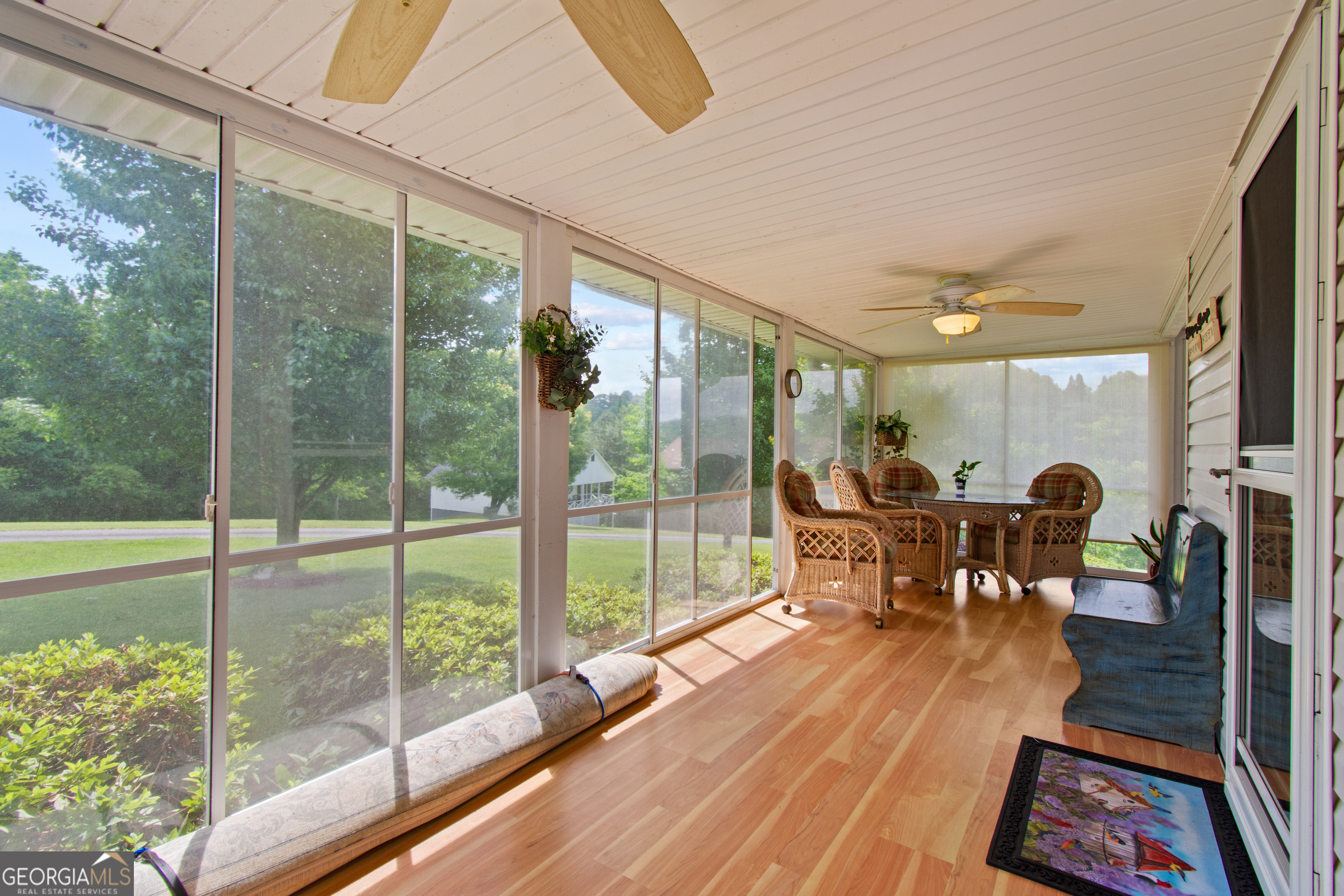 284 Riveredge DR