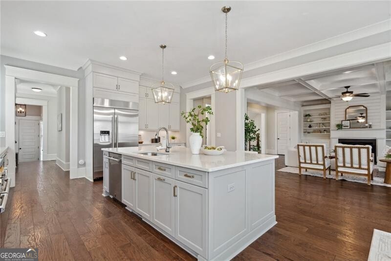 FIVE LAKESIDE - Residential Lease
