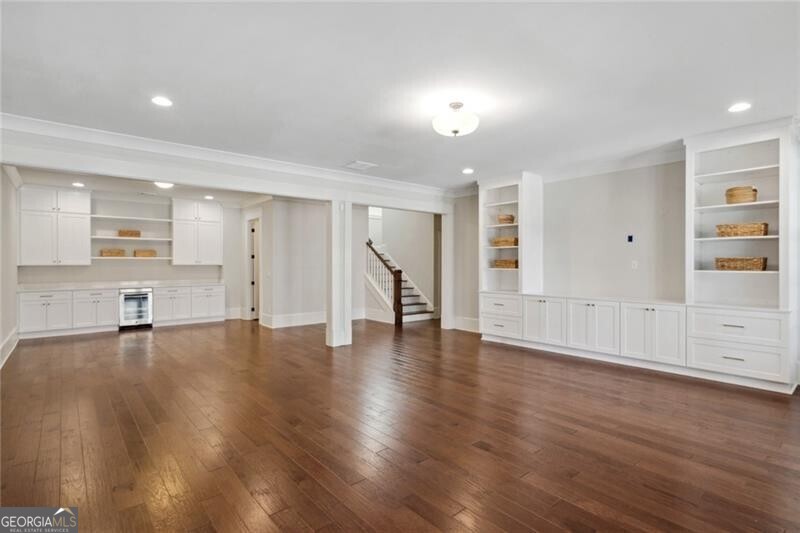 FIVE LAKESIDE - Residential Lease