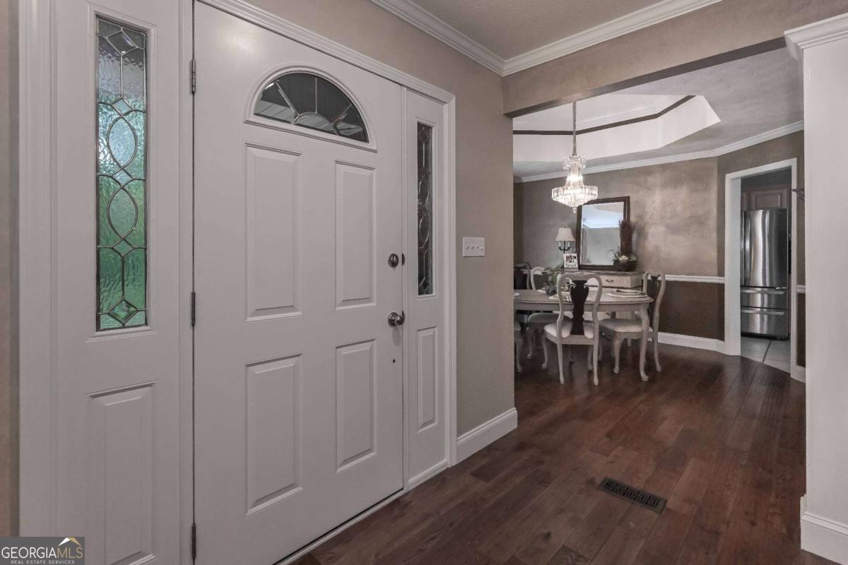 5885 West Chapel Hill RD