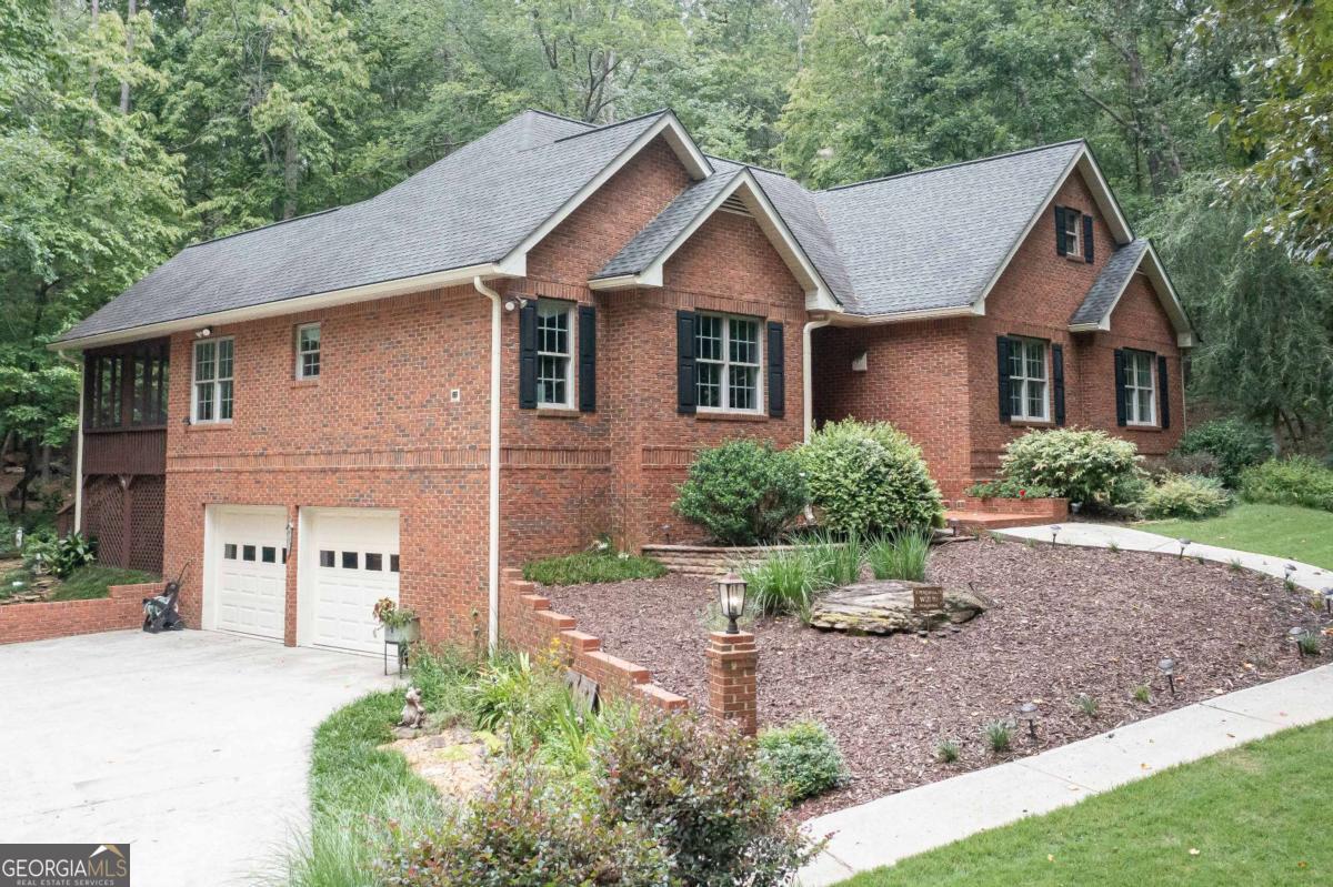 5885 West Chapel Hill RD