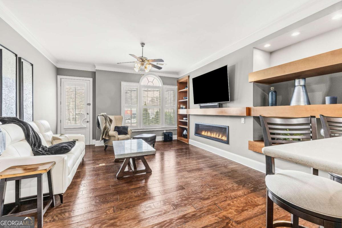 307 Alderwood LN 307