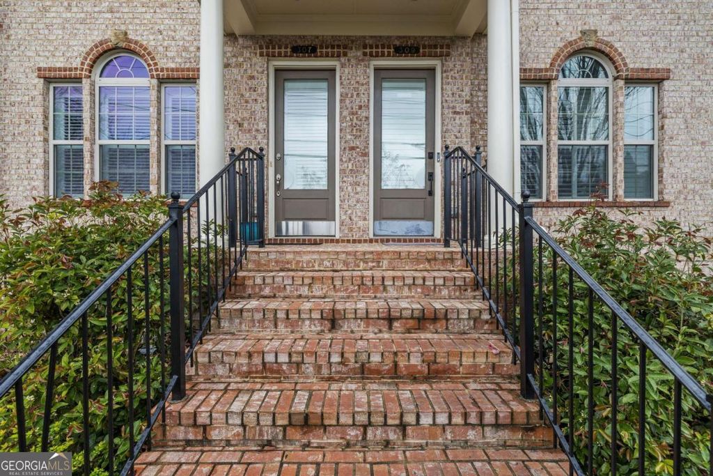Photo of 307 Alderwood Lane #307, Sandy Springs, GA 30328 (MLS # 10714085)