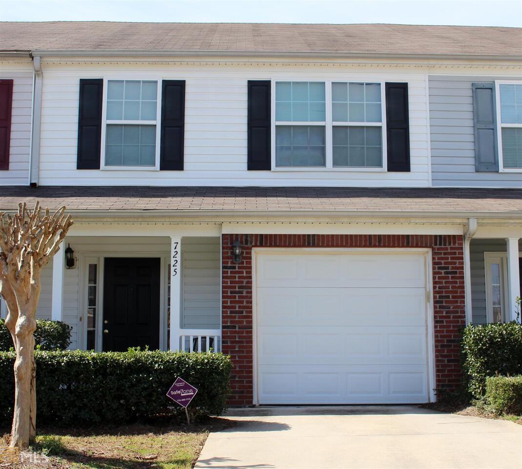 Neat 2 bedrm well kept townhome close to i 75 near Southlake Mall. Living/dining room, kitchen, half bath, one car garage on main level. 2 bedrms, 2 baths upstairs. mstr bedrm has 2 closets. Perfect for singles, young couple or roommates. Where else can you find a nice place to live where your payments will be less than rent?Or it would be a great rental home.