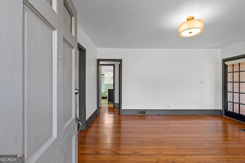 Photo of 1610 Brewer Boulevard SW, Atlanta, GA 30310 (MLS # 10722267)