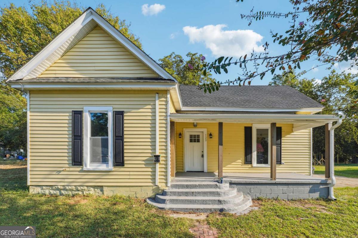 Welcome to this large, renovated, ranch home for sale in a great Cedartown location. This house offers a huge dine-in kitchen with new white cabinets, granite counter tops, stainless appliances, and a tile backsplash. The home also has a large master bedroom with on suite bathroom that has a double vanity and large tile shower, and a walk-in closet. The property has nice size secondary bedrooms, great family room, new paint, new engineered hardwood floors, high ceilings, new windows, new HVAC system, new water heater and the home comes with a new washer/dryer. The outside of the property has a great front porch, nice side deck, off street driveway/parking pad, new roof, and level lot with great backyard. The home is on a quiet street very close to downtown Cedartown and The Silver Comet Trail. Must See!! ****Property is eligible for USDA 100% financing****