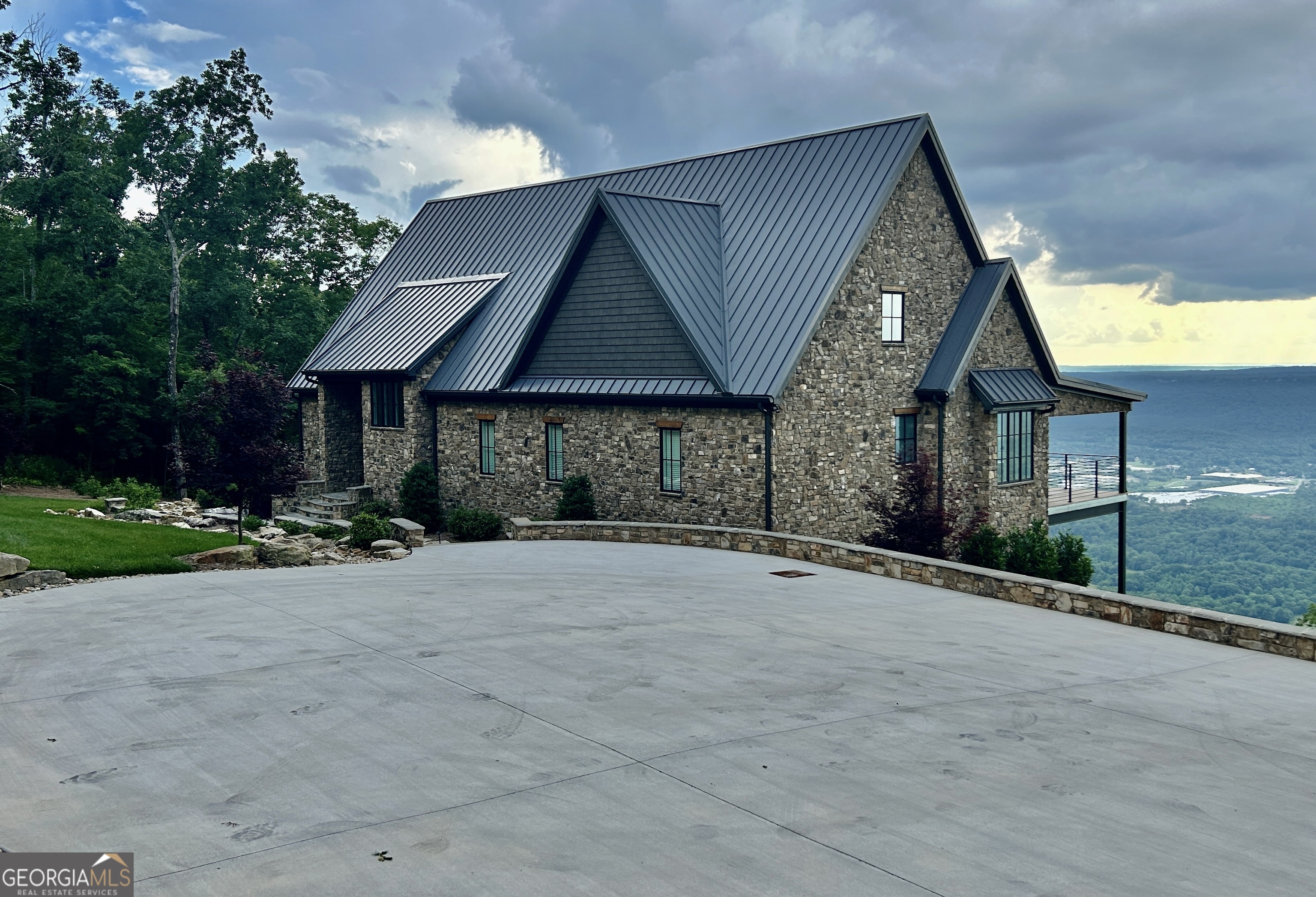 6565 Scenic HWY