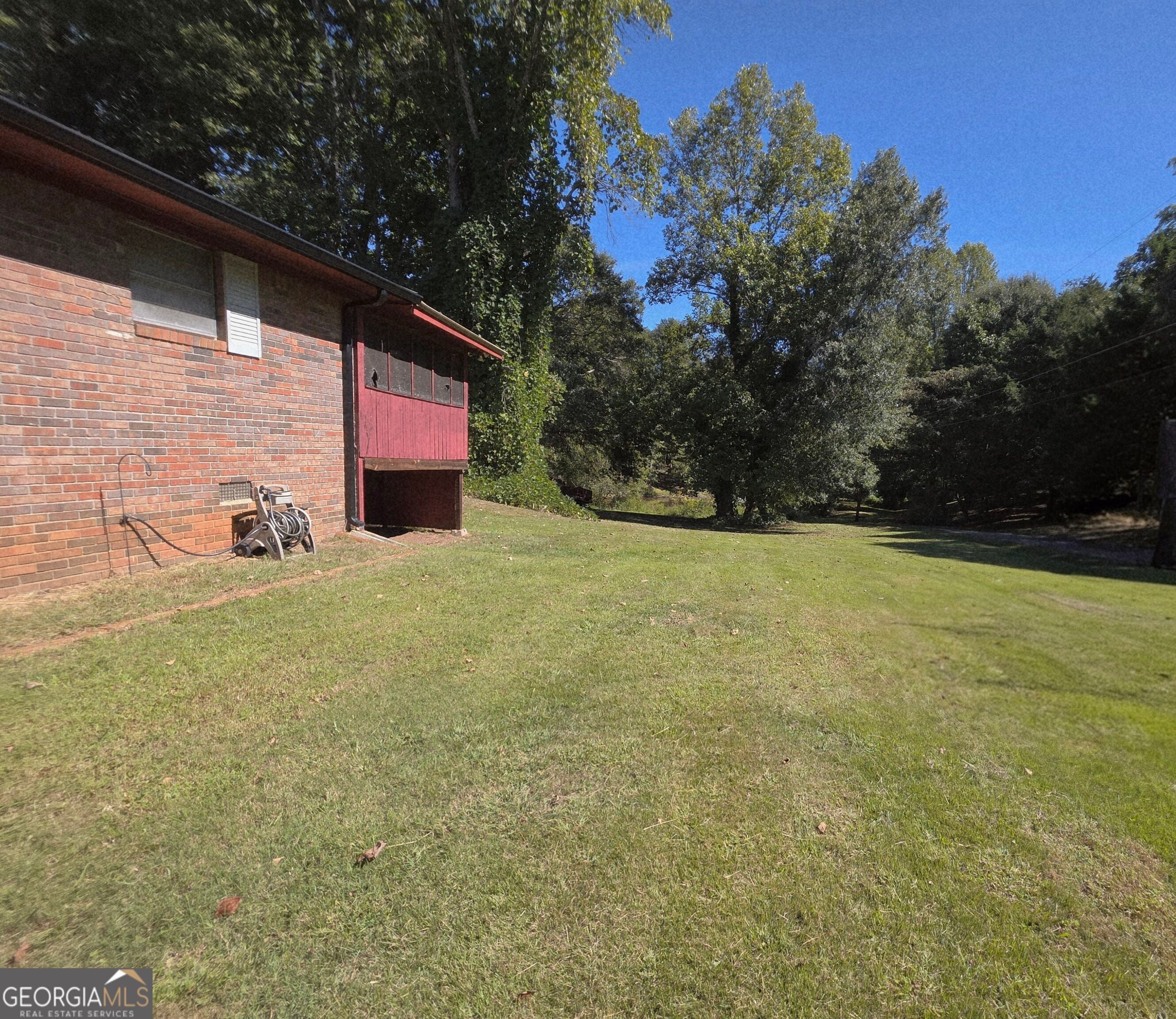 223 Lakeview DR