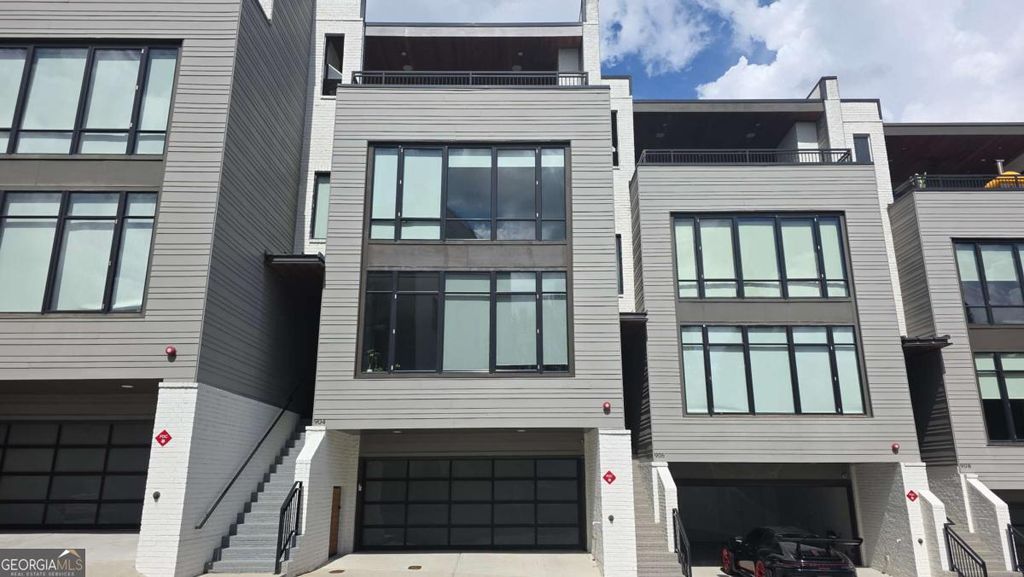 Photo of 904 Lenox Boulevard NE, Atlanta, GA 30324 (MLS # 10705544)