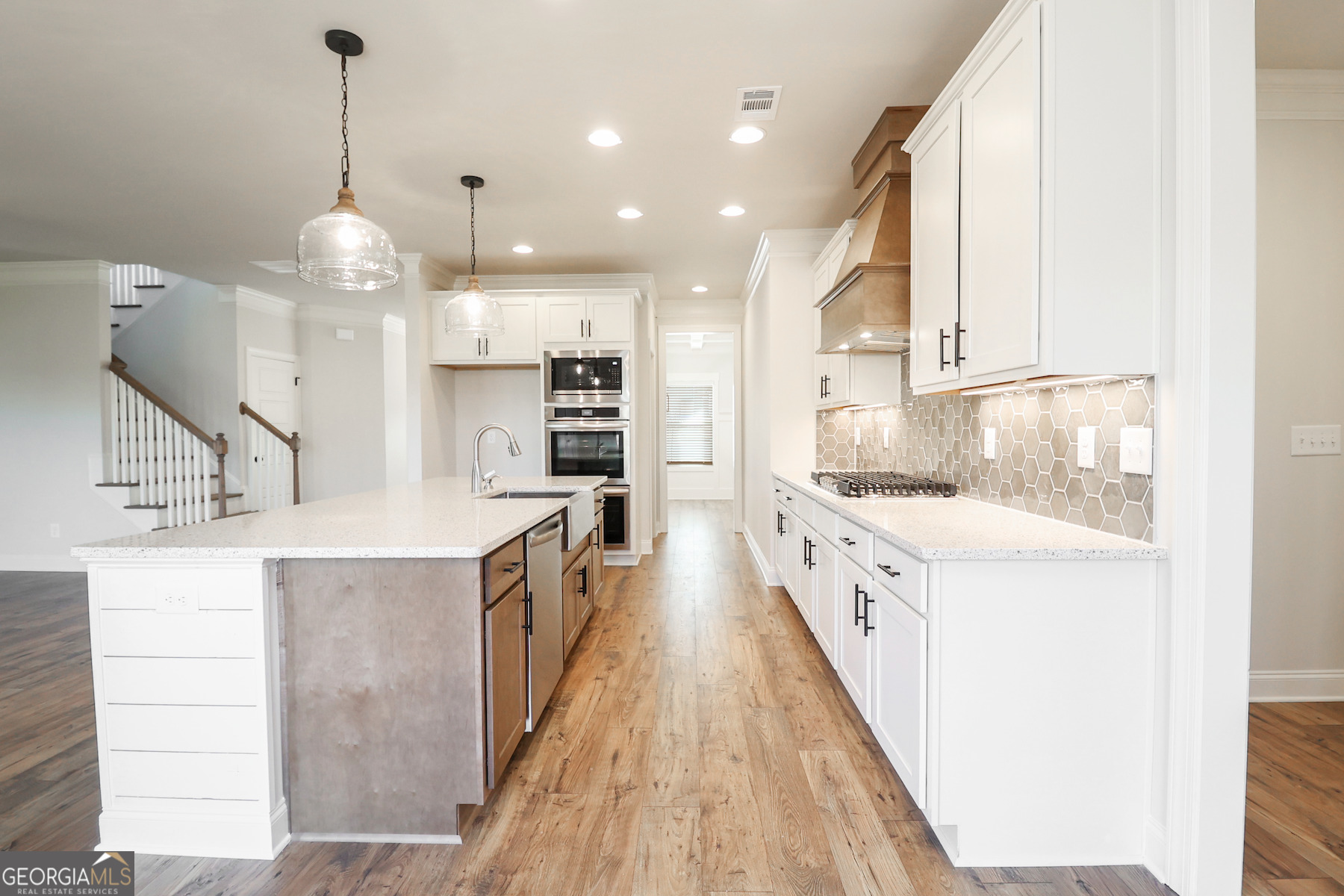 284 Macewan CIR