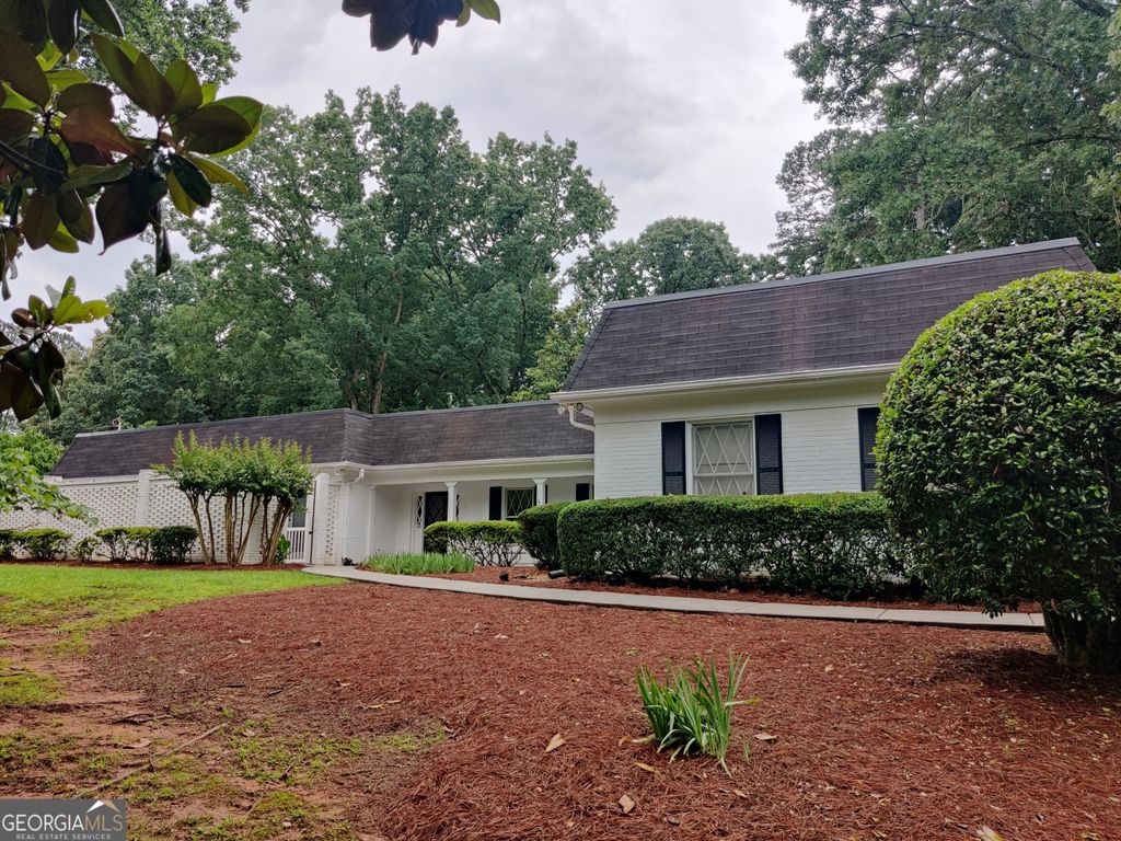 Photo of 7640 Ryefield Drive, Sandy Springs, GA 30350 (MLS # 10703345)