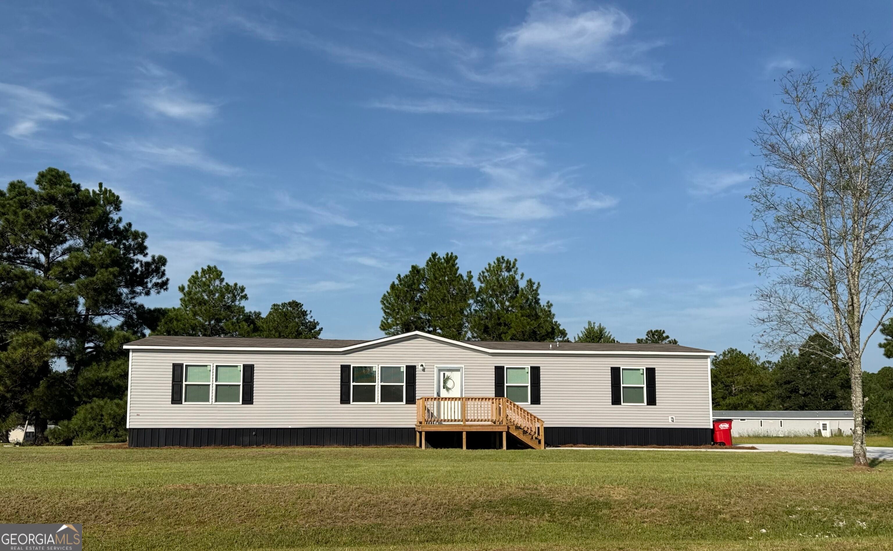 26 Laryn LN