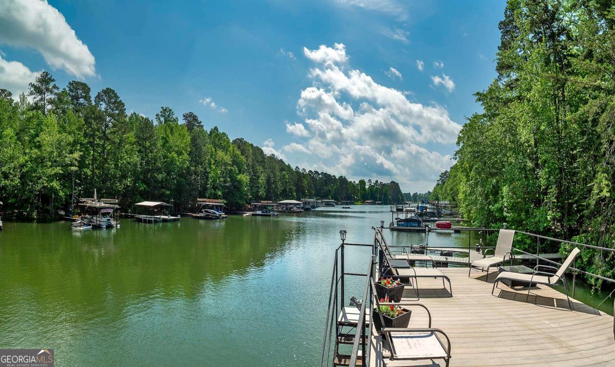 2825 Lake CT