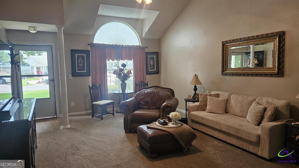 61 Hamilton Woods CT