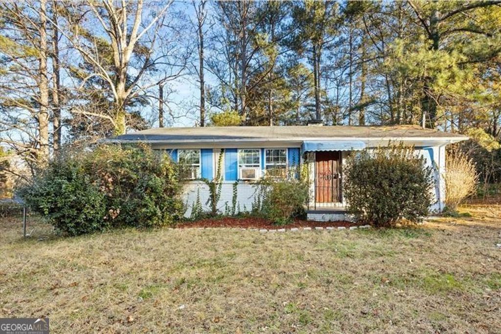 Photo of 685 Bolton Road NW, Atlanta, GA 30331 (MLS # 10734348)