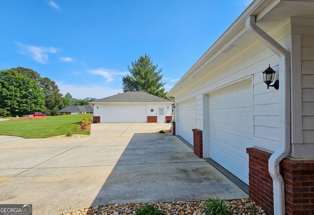 Photo of 20 Brownthrasher Run, Oxford, GA 30054 (MLS # 10844931)