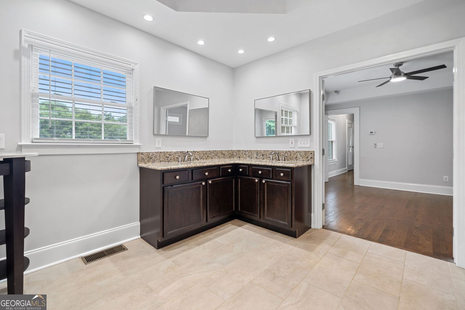 Atlanta, Georgia 30317, United States, 3 Bedrooms Bedrooms, ,3 BathroomsBathrooms,Residential,Active,241571