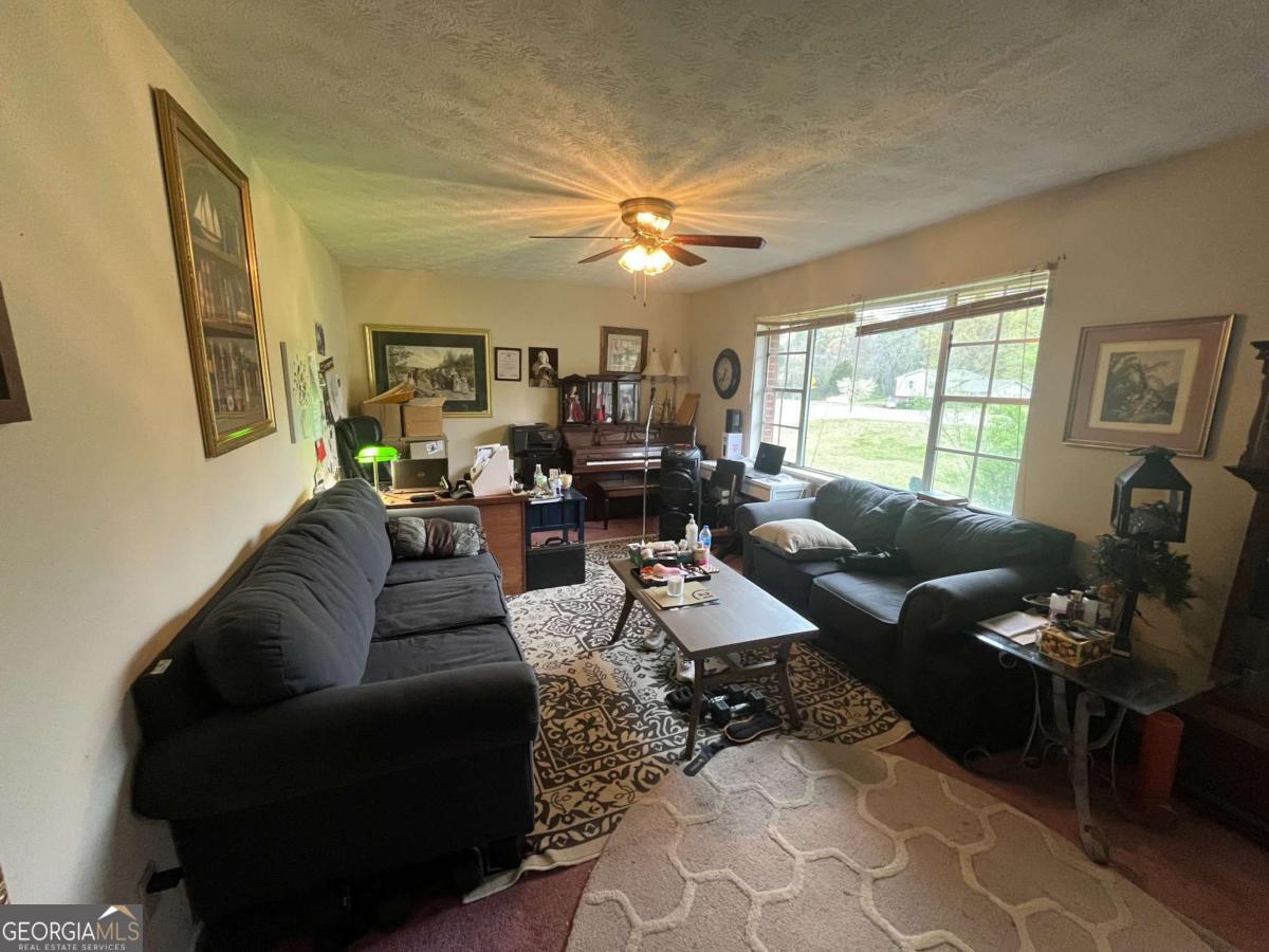 1727 Walt Stephens RD