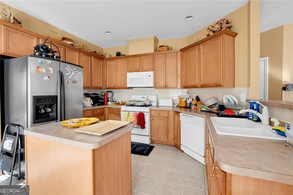 1905 Embassy Walk LN