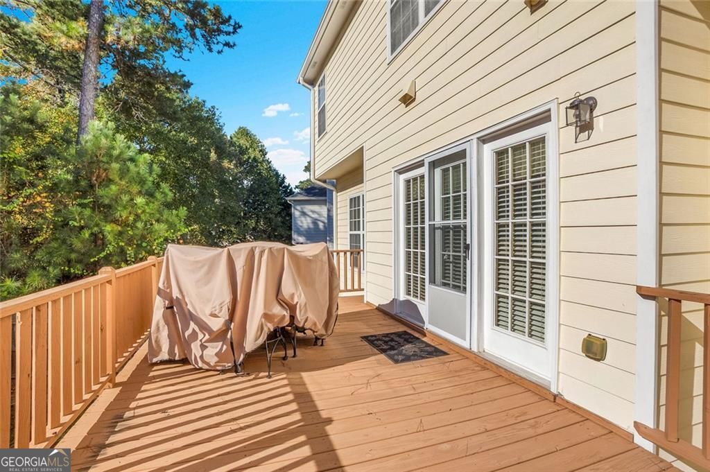 1905 Embassy Walk LN