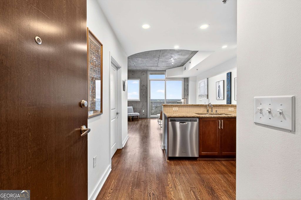 Photo of 855 Peachtree Street NE #2415, Atlanta, GA 30309 (MLS # 10680382)